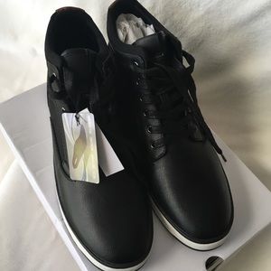 NWT Men’s Sonoma Vitalize by Ortholite Black